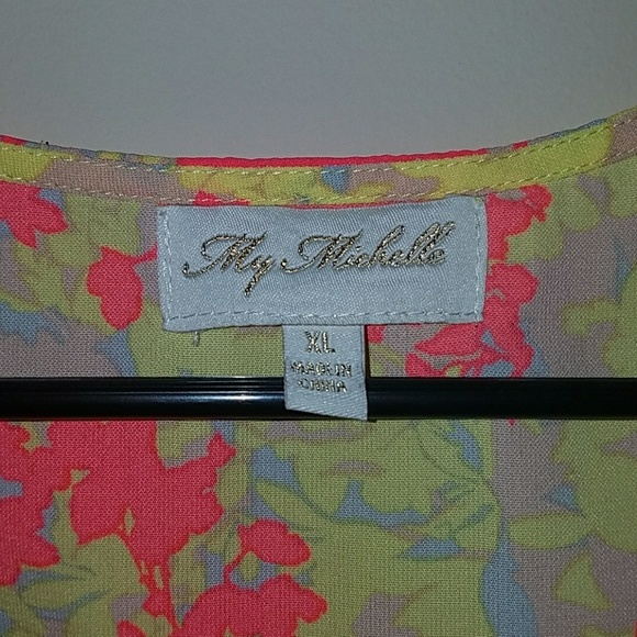 Blouse - Picture 2 of 3